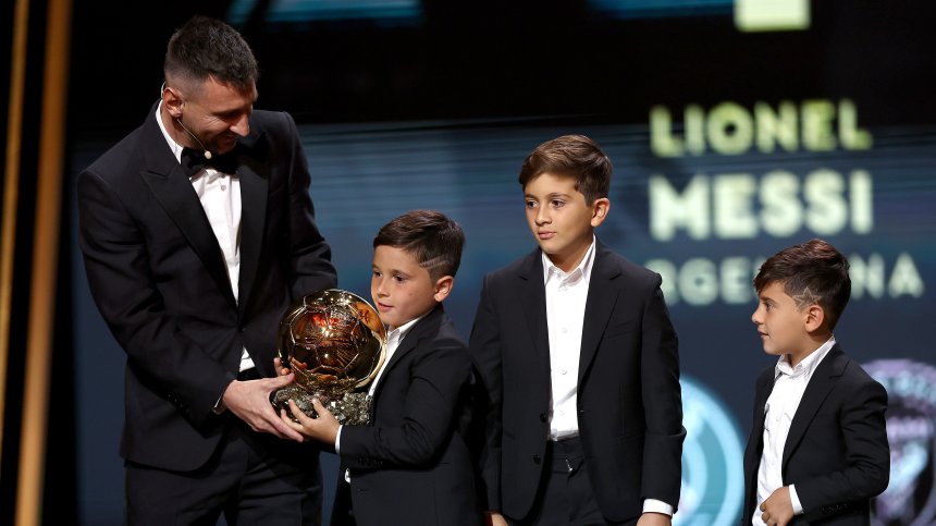 Мбапе поздрави Меси за рекордната 8-а "Златна топка": Заслужаваш го