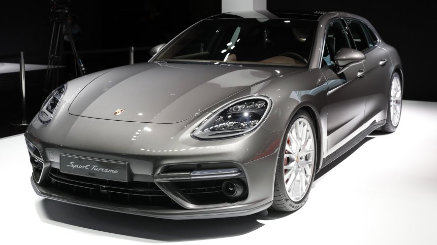 Porsche Panamera се хвали с окачване, което кара колата да "танцува" (+ВИДЕО)