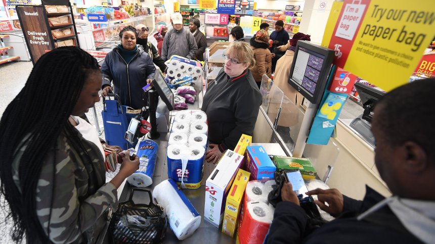 Криза: Великобритания остана без тоалетна хартия