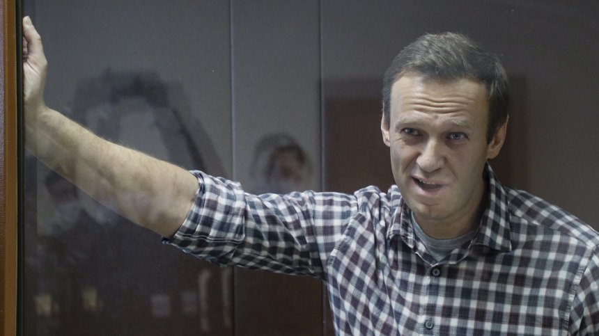 Намалиха присъдата на Навални с месец и половина