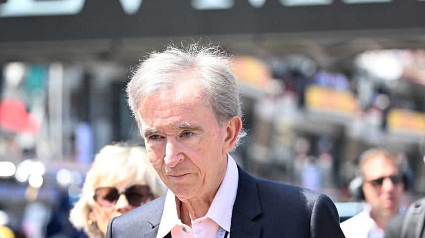 Бернар Арно забогатя с $19 млрд. само за ден