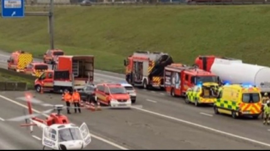 Загинал и 49 ранени при верижна катастрофа в Белгия