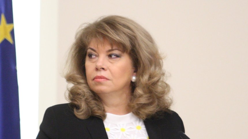 Илияна Йотова призова партиите да убедят избирателите да отидат да гласуват