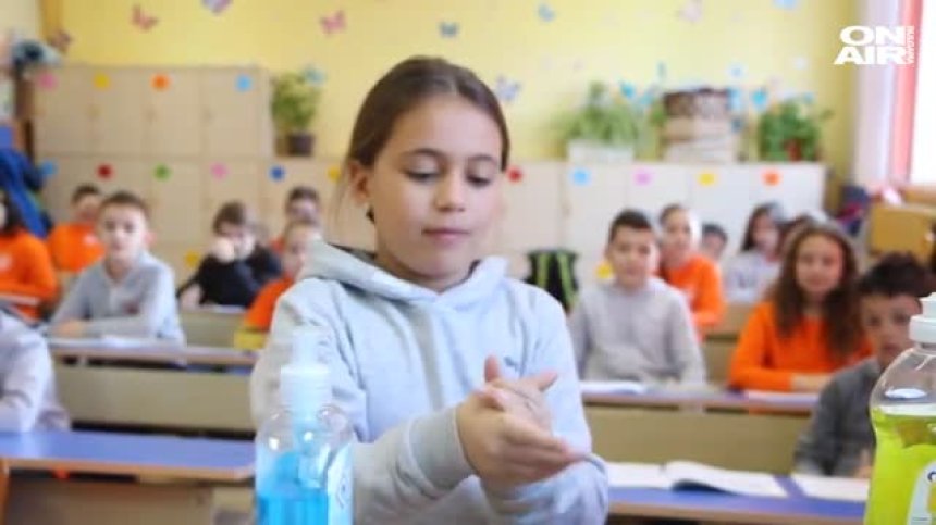 Усилена дезинфекция на училищата в Шумен, проверява се и здравето на децата