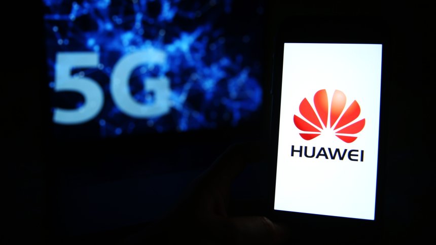 Huawei планира да пусне нов модел сгъваем смартфон в Европа