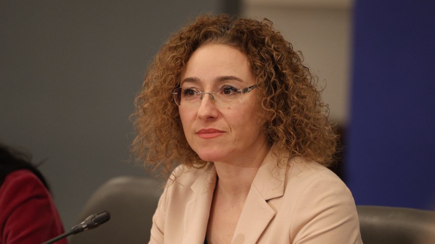 Министър Шалапатова: Готови сме за нова бежанска вълна, ще има много деца