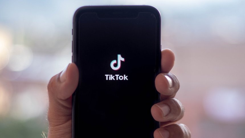 TikTok: Акаунтът на Калин Джорджеску не е третиран по-различен начин