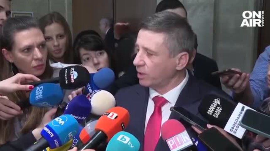 Изключеният от "Възраждане" Дренчев: Пари не съм взимал, партията е глуха опозиция