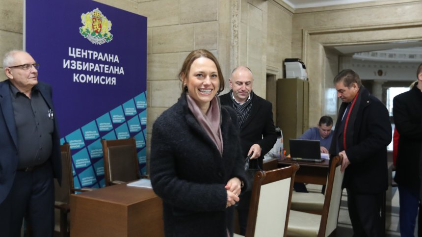 Митева: Хората са гневни на управляващите, да спрем да трупаме омраза