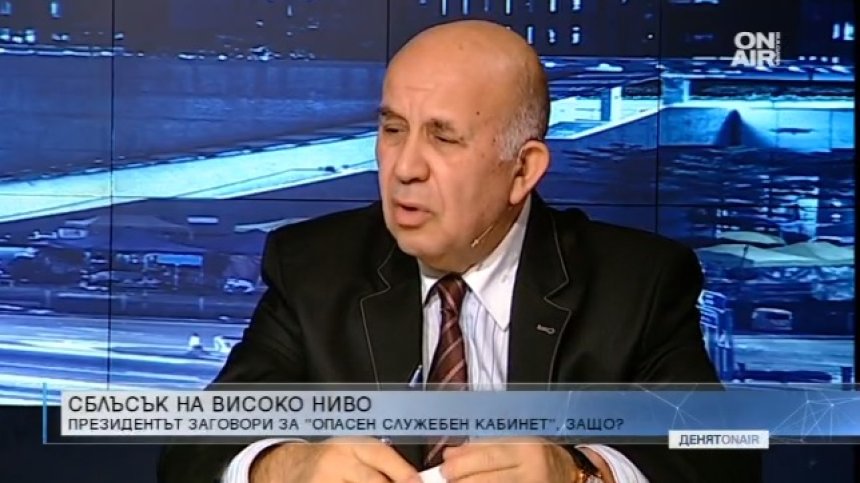 Проф. Денчев: Има действителна война между Радев и Борисов