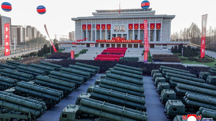 Северна Корея се похвали с ракетни системи с обсег до 400 км (ВИДЕО+СНИМКИ)