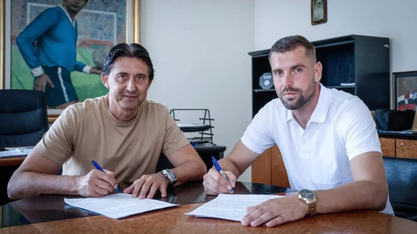 "Левски" се подсили с вратаря Мартин Луков