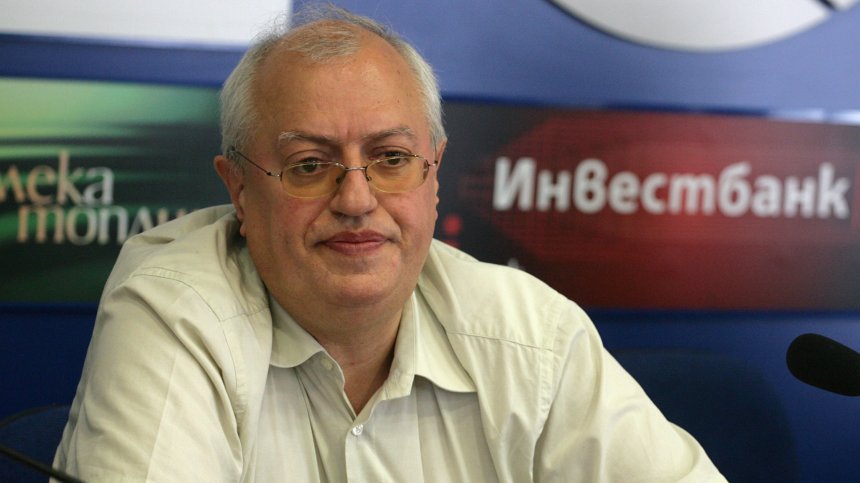Доц. Спасков: Ковид-19 ще се появява периодично, подобно на грипа