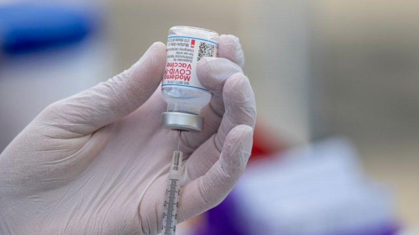 Проучване: Ваксината на Moderna създава повече антителата от тази на Pfizer