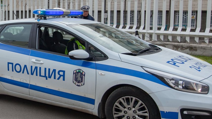 Нагъл обир: Мъж задигна чанта с крупна сума във Варна