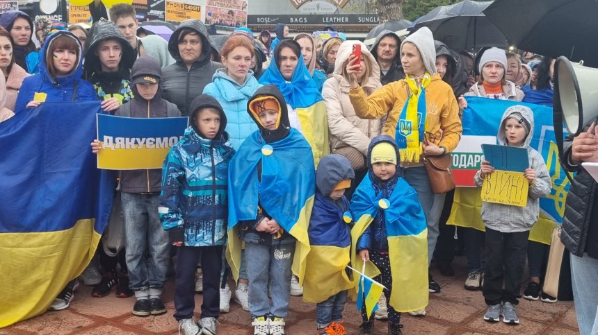 Предупредиха украинските бежанци в Слънчев бряг - паркирането става платено от 1 юни