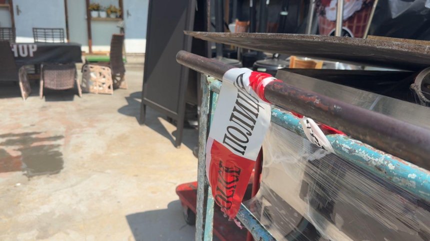 Сервитьорка, ранила колегите си с нож в Слънчев бряг, защитавала годеника си?