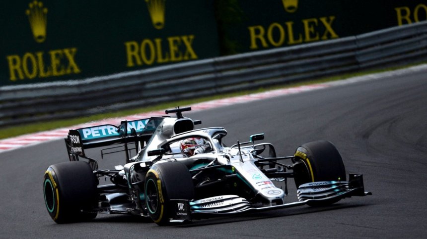 Хамилтън изравни рекорда на Шумахер след победа в Германия