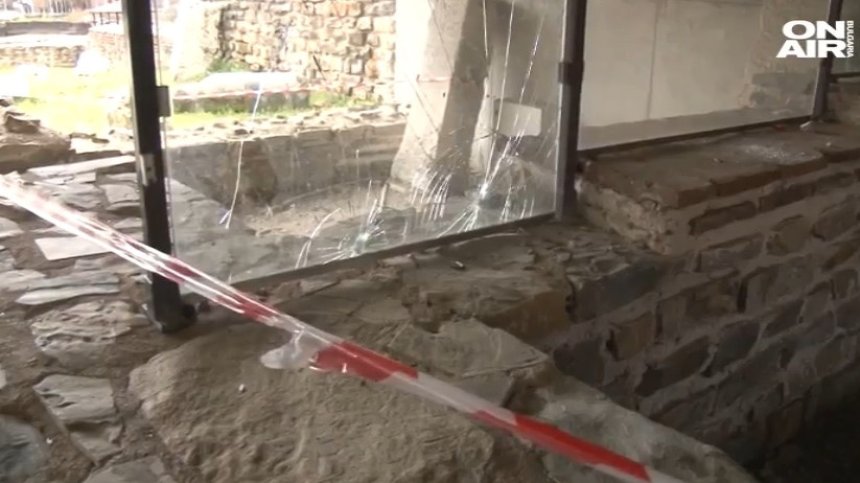 Вандали изпотрошиха реновирания античен форум в Стара Загора