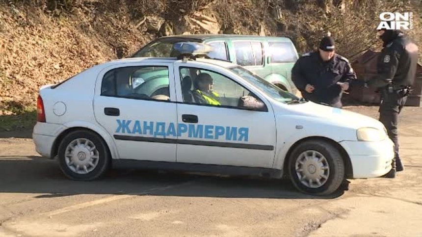 Издирваният Росен Ангелов е със сериозна подготовка, смята военния министър
