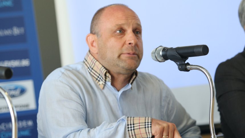 Напрежение в "Левски": Константин Папазов хвърли оставка