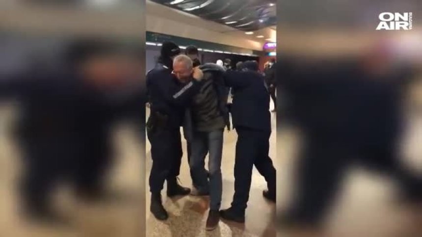 Арестуваха двама в софийското метро, отказали да си сложат маските