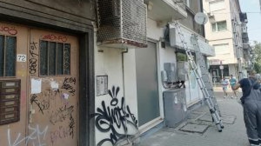 Премахват незаконните кабели по фасадите на сгради в София