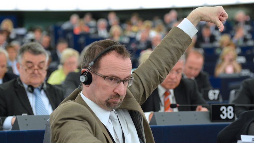 Депутат от партията на Орбан, участвал в гей партито в Брюксел, подаде оставка