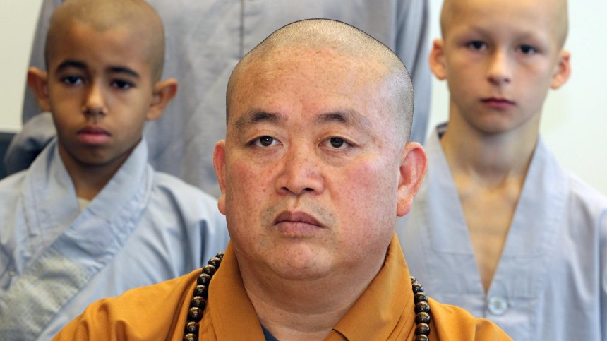 Огромен скандал с главния монах на манастира Шаолин