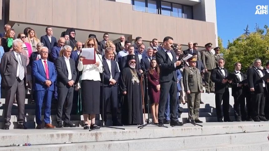 С молебен и нов почетен гражданин, Стара Загора чества своя празник (ВИДЕО)