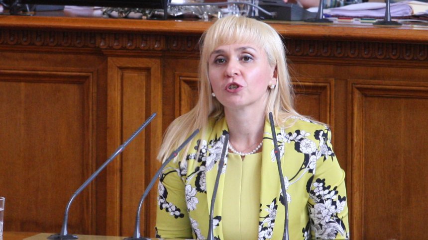 Ковачева: Губи се топлина от сградната инсталация, гражданите плащат сметката