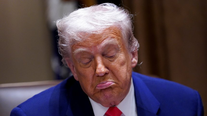 Целта на Доналд Тръмп - контрол чрез хаос. Резултатът - загуба на доверието към САЩ