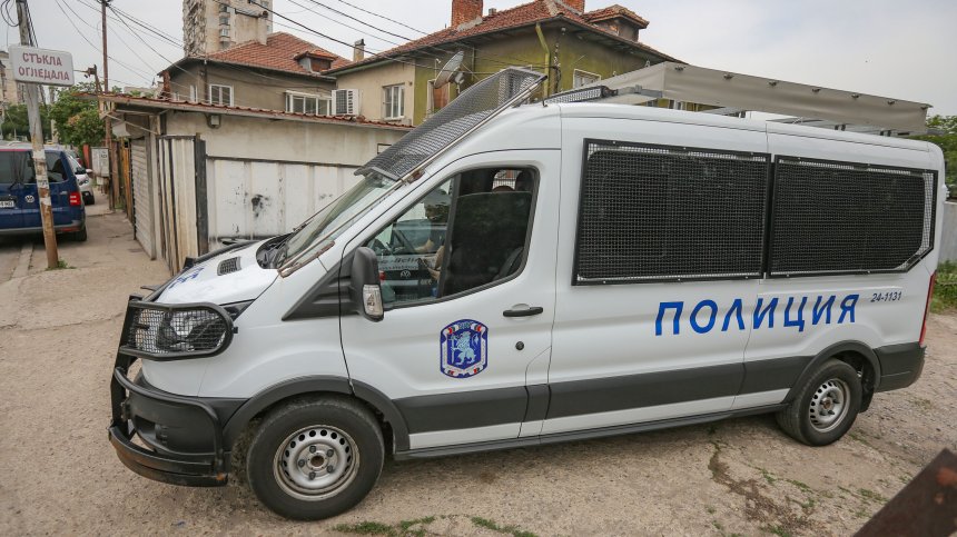 По време на обир арестуваха четирима от група за кражби на техника и телефони