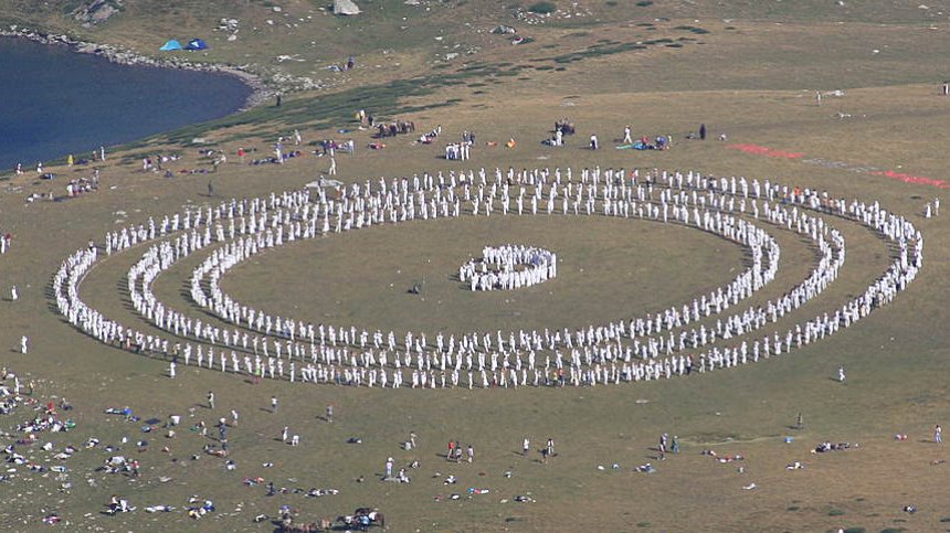 Бялото братство посреща духовната Нова година под полицейски контрол