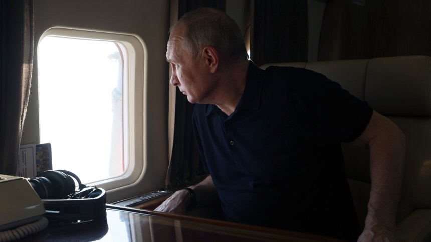 Путин под наблюдение: 9 самолета на НАТО следяха изкъсо полета му до Калининград