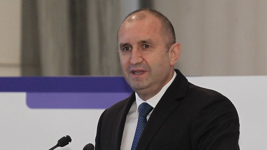 Радев връчва мандата на ГЕРБ-СДС, те го връщат веднага