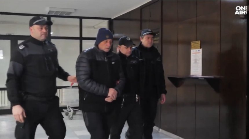 Българският Ескобар остава в ареста