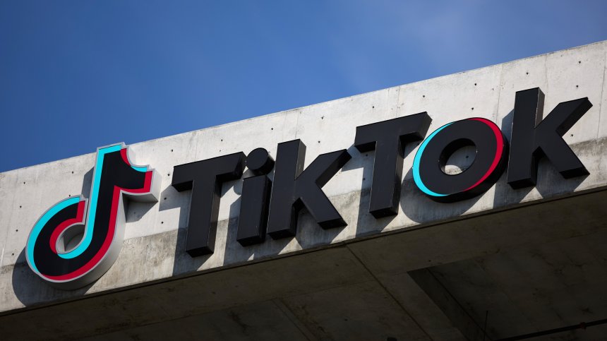 САЩ забраняват изцяло социалната мрежа TikTok