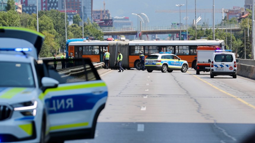 Столичната община поиска спешна проверка на катастрофата с автобус 204