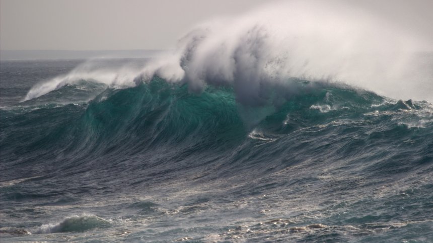 Мълния уби 22-годишна сърфистка