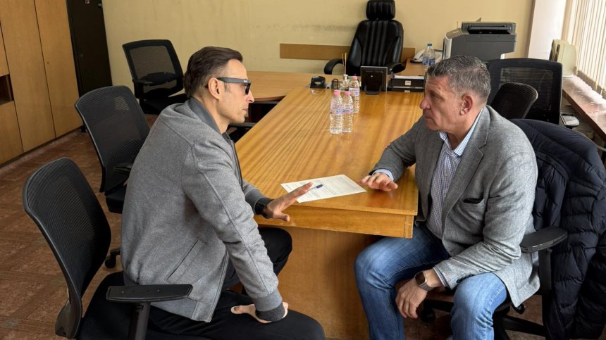 Връчиха акт на Бербатов за неправилно съхранение на личното оръжие