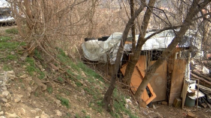 Свлачище заплашва улица във Велико Търново: Хората пускат жалби от години