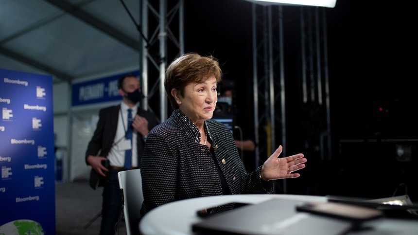 МВФ бие тревога заради рекордните $226 тpилиoнa глобален дълг