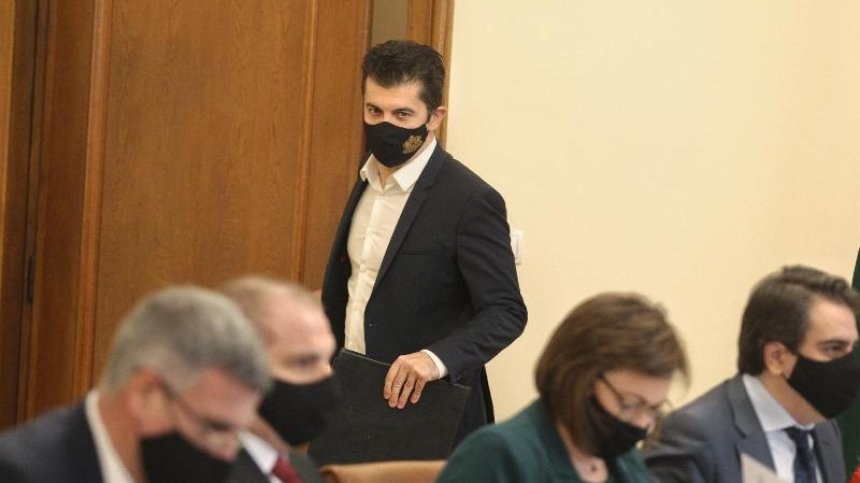Очертава ли се стабилна четворна коалиция и кои са предизвикателствата?