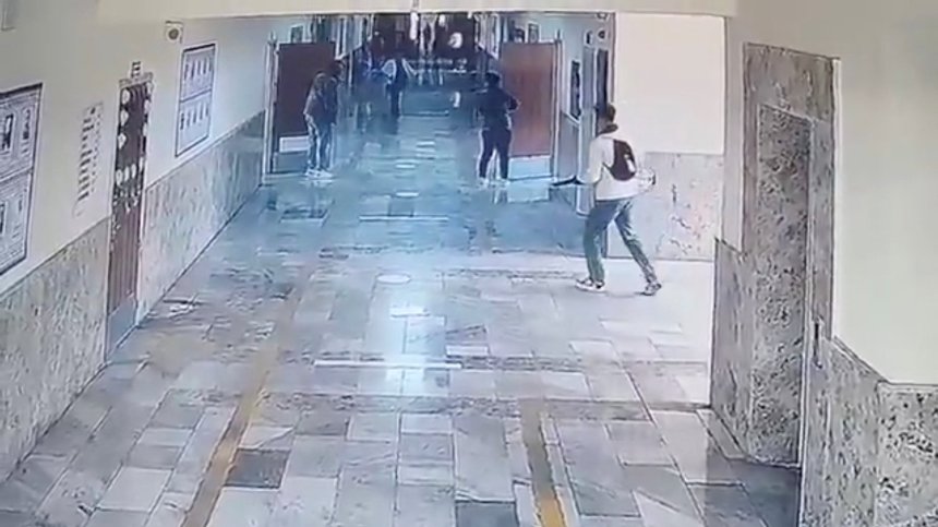 Турция затяга охраната в училищата след стрелбите в Кахраманмараш и Шанлъурфа