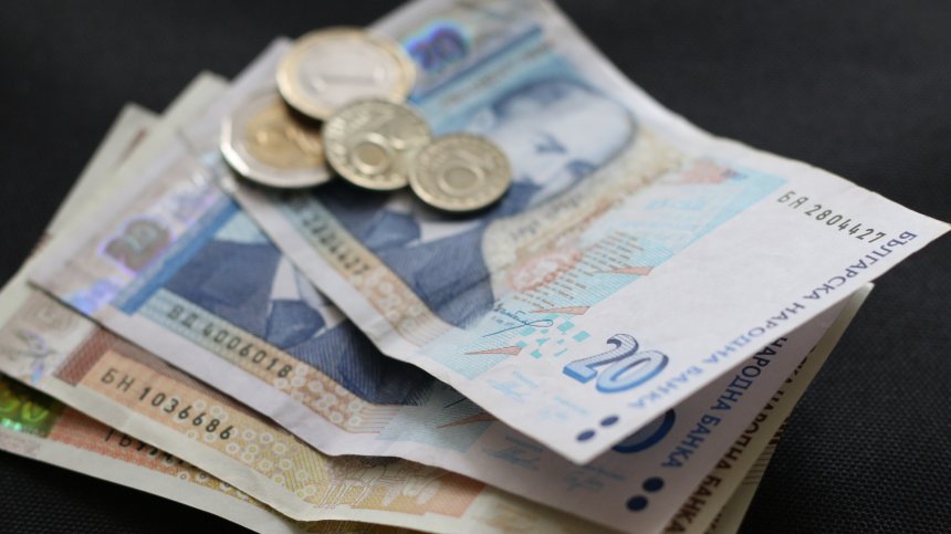 Минималната пенсия от 1 октомври става 370 лв., реши бюджетната комисия