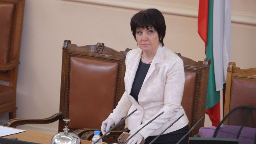Депутатите обсъждат оставката на Цвета Караянчева