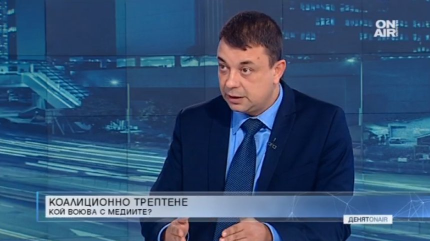В парламента валят оставки, патриотите "за"
