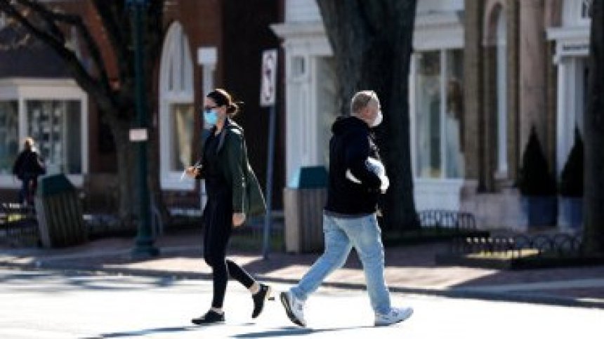 Носенето на маски на открито във Вашингтон става задължително