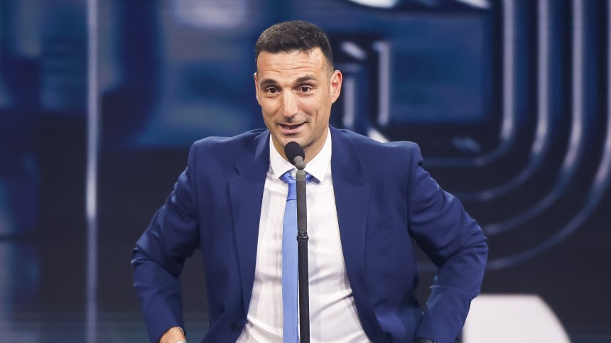 Скалони е най-добрият треньор на годината, Стоичков връчi приза при жените